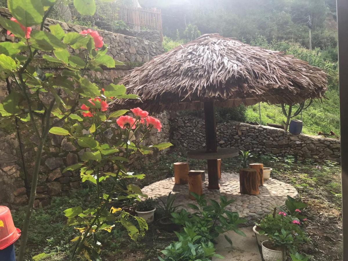 Dong Suoi H'Mong Homestay & Bungalow - Trek & Vegetarian Food Mu Cang Chai Kültér fotó
