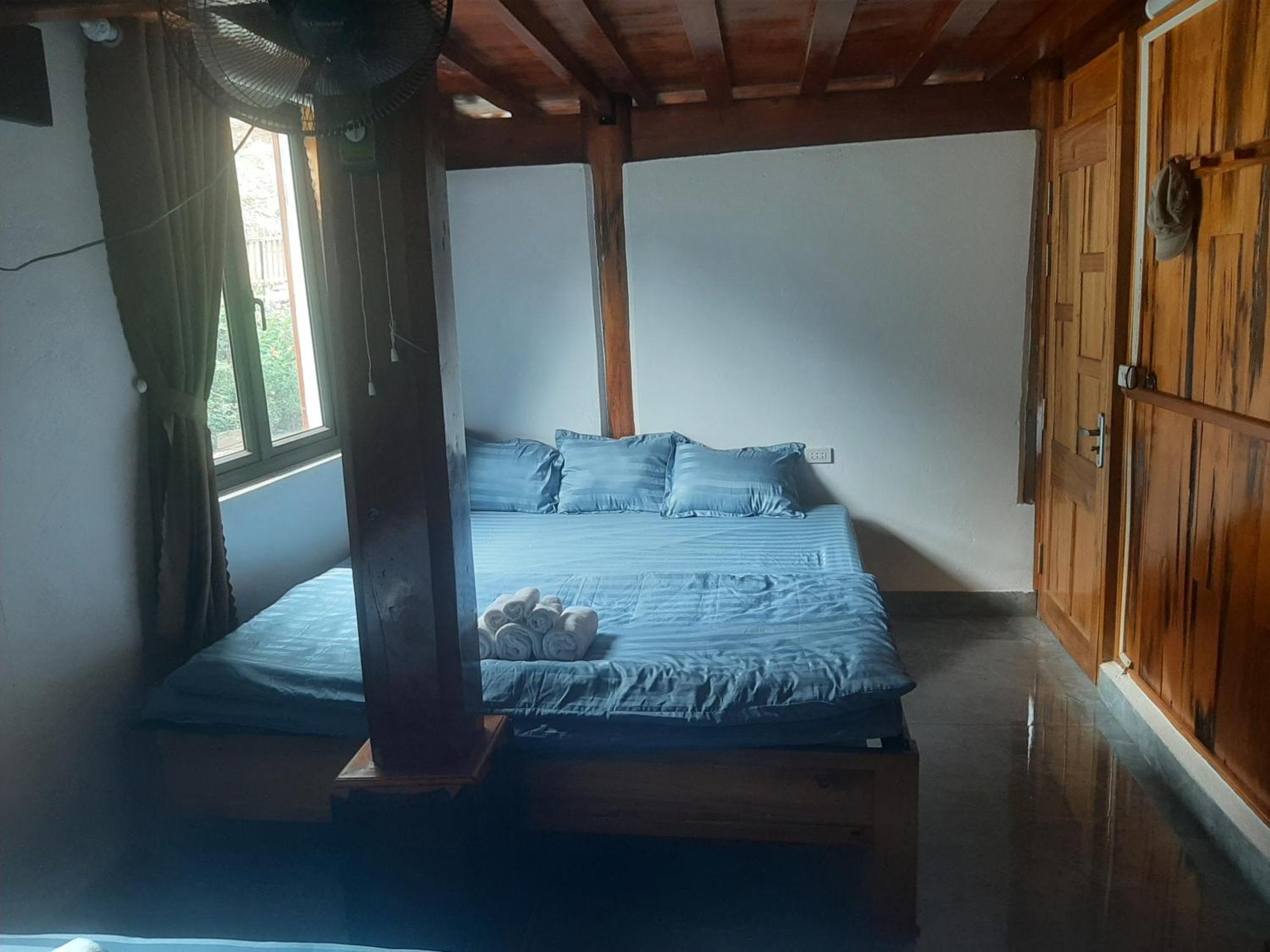 Dong Suoi H'Mong Homestay & Bungalow - Trek & Vegetarian Food Mu Cang Chai Szoba fotó