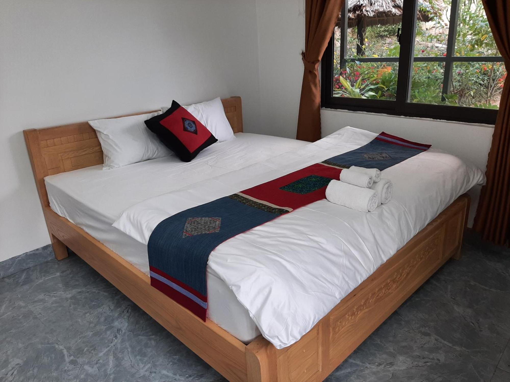 Dong Suoi H'Mong Homestay & Bungalow - Trek & Vegetarian Food Mu Cang Chai Szoba fotó